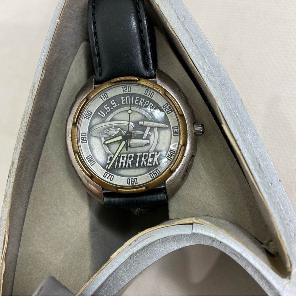 Star trek 1995 U.S.S. Enterprise Startrek watch in box fossil limited edition